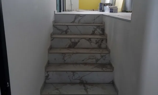 escalier en carrelage 100 cm large 